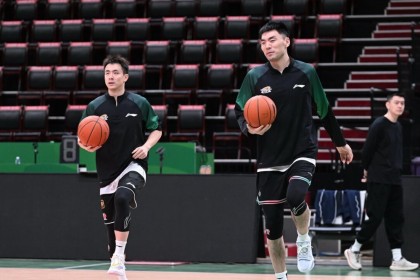 PP模拟器官网-像郭艾伦张镇麟那样？赵继伟向辽篮表忠心 曝他休赛期曾接触首钢